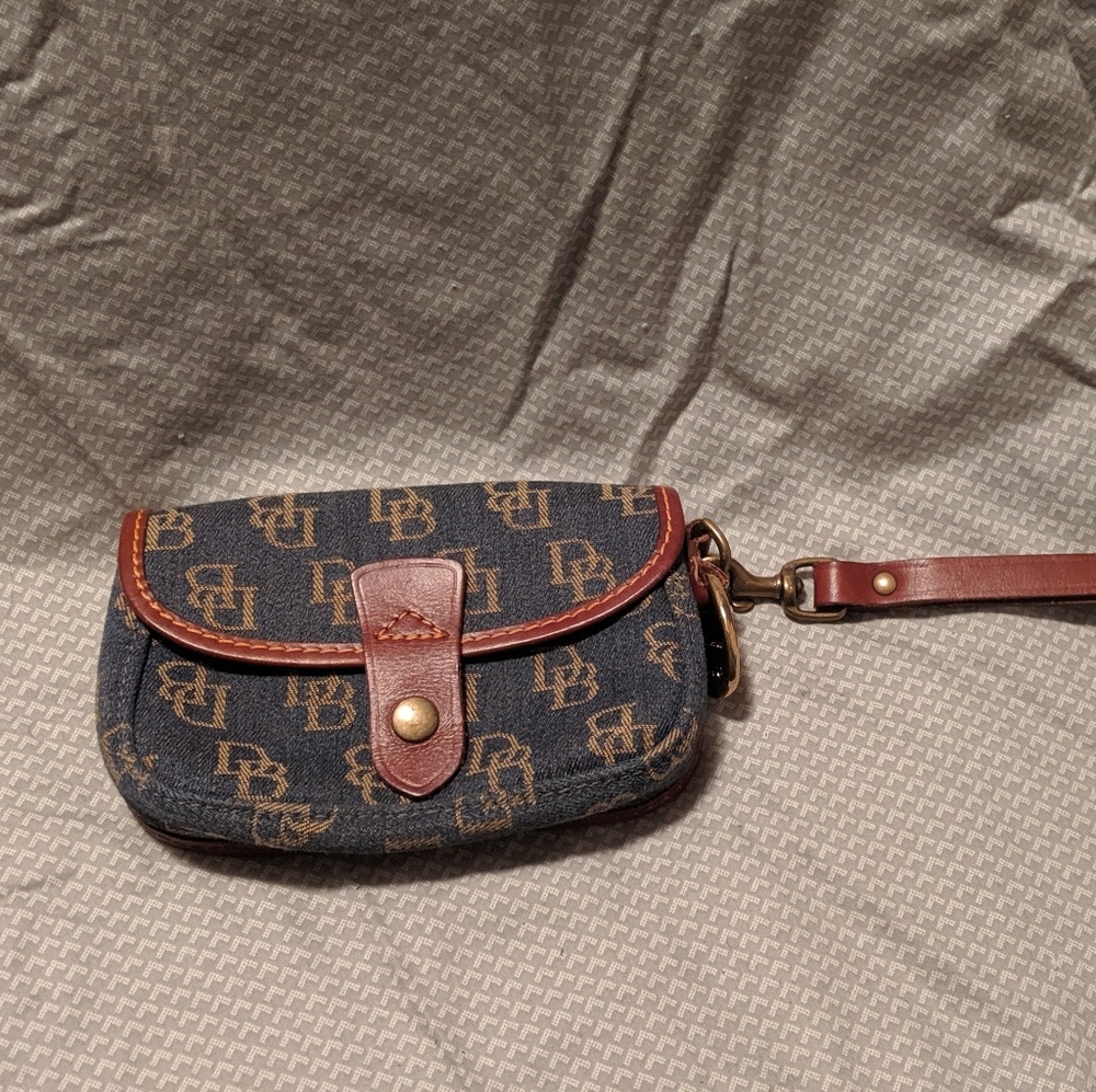 Dooney n Bourke wristlet